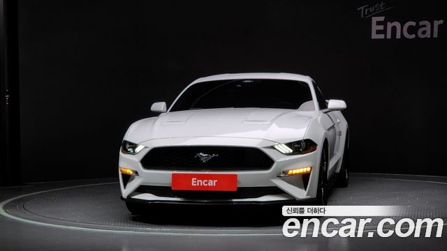 Ford Mustang Coupe 2021 — фото 3