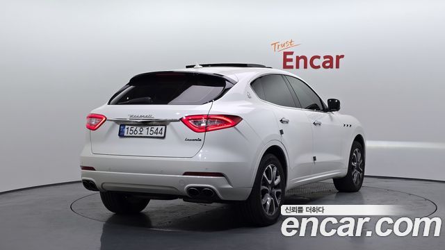 Maserati Levante 3.0 Diesel AWD Luxury 2017 — фото 2