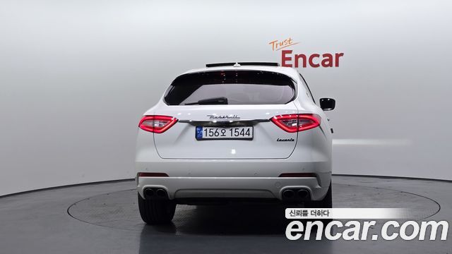 Maserati Levante 3.0 Diesel AWD Luxury 2017 — фото 4