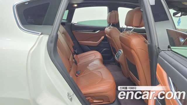 Maserati Levante 3.0 Diesel AWD Luxury 2017 — фото 12
