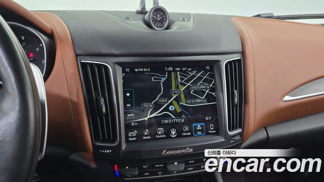 Maserati Levante 3.0 Diesel AWD Luxury 2017 — фото 14