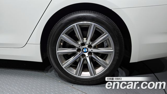 BMW 5 Series (G30) 520i Luxury 2018 — фото 5