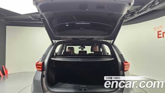 Kia Sportage The Bold Diesel 2.0 2WD Signature Gravity 2021 — фото 20