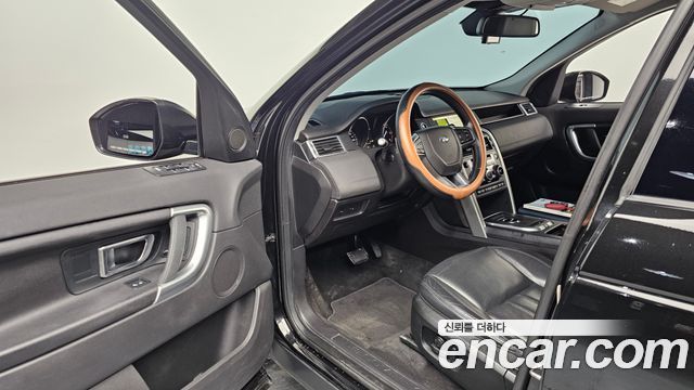 Land Rover Discovery Sport 2.0 TD4 SE 2017 — фото 10
