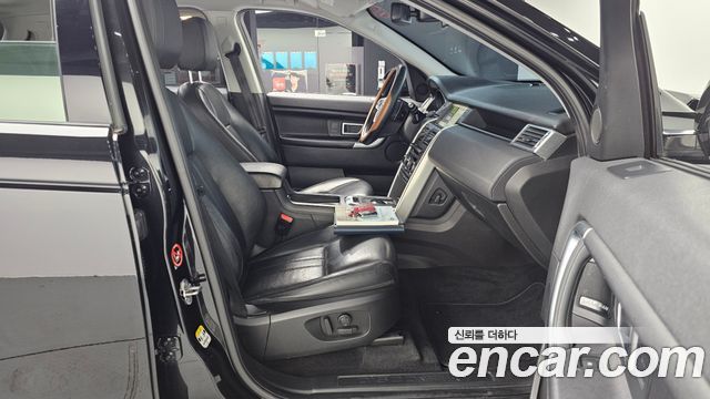 Land Rover Discovery Sport 2.0 TD4 SE 2017 — фото 15