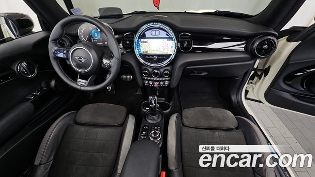 MINI Cooper S Convertible JCW 3rd 2022 — фото 7