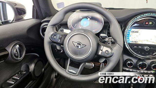 MINI Cooper S Convertible JCW 3rd 2022 — фото 13