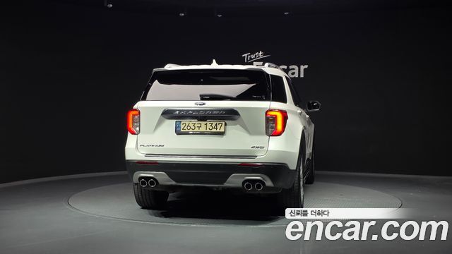Ford Explorer (VI) 3.0 Platinum 4WD 2022 — фото 4