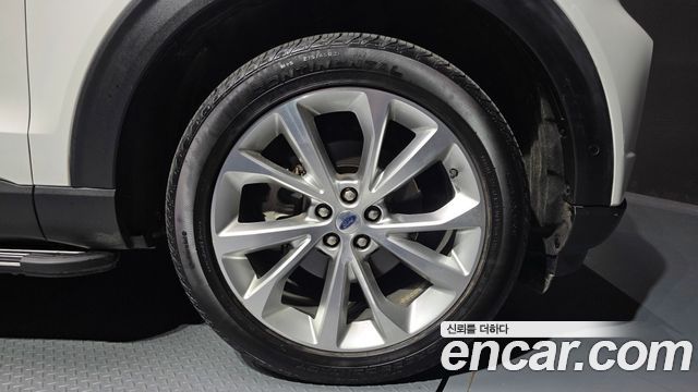 Ford Explorer (VI) 3.0 Platinum 4WD 2022 — фото 5