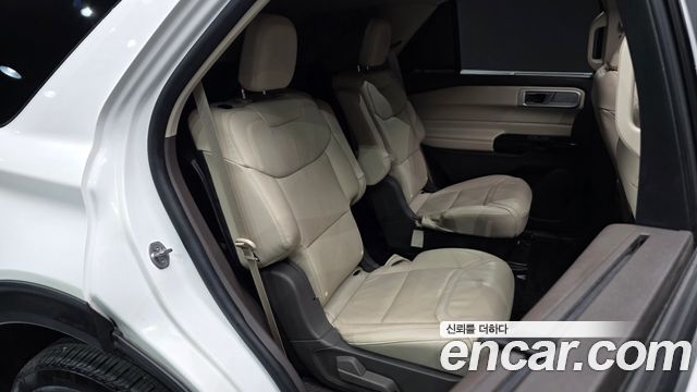 Ford Explorer (VI) 3.0 Platinum 4WD 2022 — фото 11