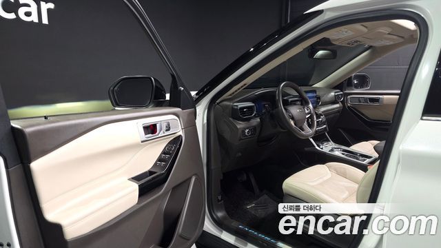 Ford Explorer (VI) 3.0 Platinum 4WD 2022 — фото 12