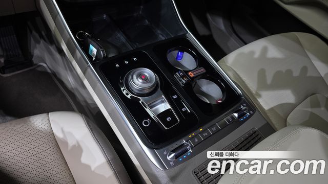 Kia Carnival (IV) HEV 4-Seater Hi Limousine Signature 2025 — фото 9
