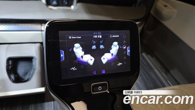 Kia Carnival (IV) HEV 4-Seater Hi Limousine Signature 2025 — фото 18