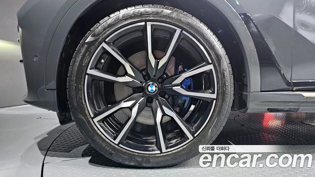 BMW X7 (G07) xDrive 40i M Sport Online Exclusive Edition 6 Seater 2022 — фото 5