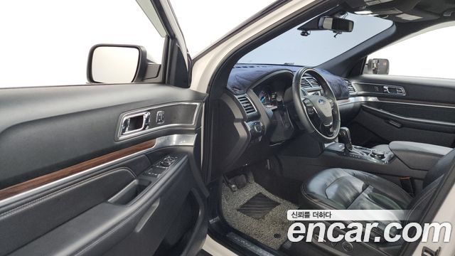 Ford Explorer 2.3 Limited 4WD 5th 2018 — фото 10