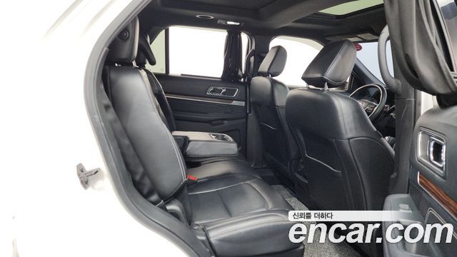 Ford Explorer 2.3 Limited 4WD 5th 2018 — фото 12