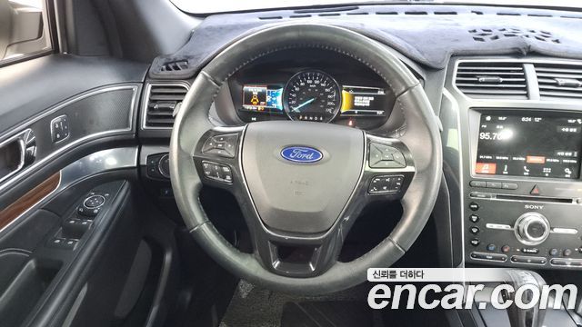 Ford Explorer 2.3 Limited 4WD 5th 2018 — фото 13