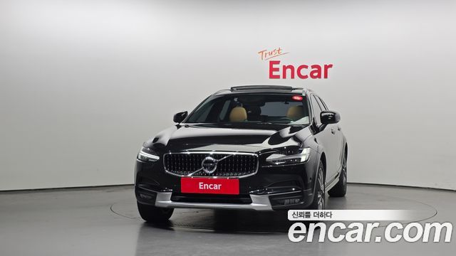 Volvo V90 Cross Country T5 Pro AWD 2020 — фото 3