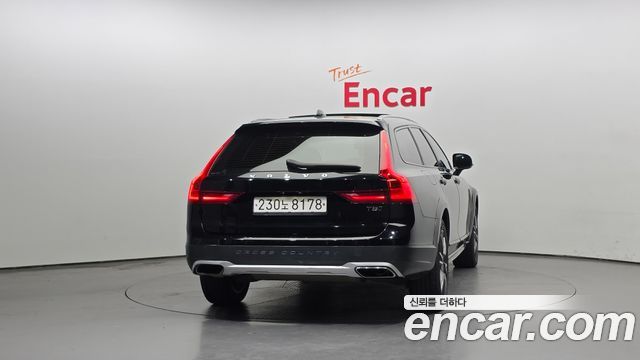 Volvo V90 Cross Country T5 Pro AWD 2020 — фото 4