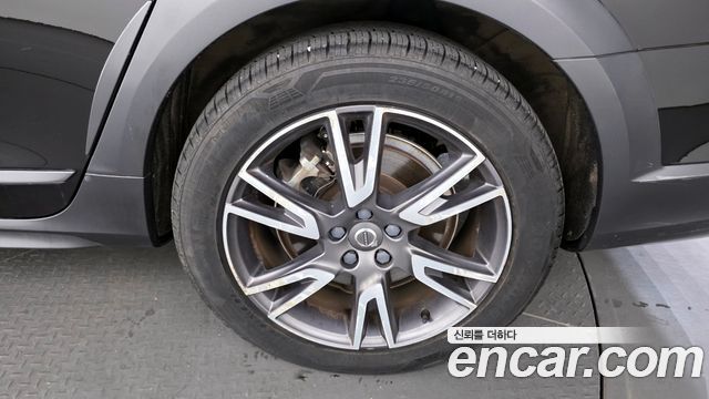 Volvo V90 Cross Country T5 Pro AWD 2020 — фото 5