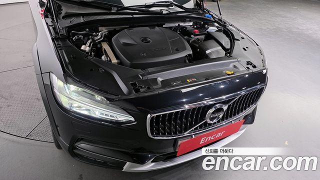 Volvo V90 Cross Country T5 Pro AWD 2020 — фото 6