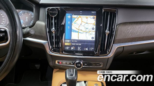 Volvo V90 Cross Country T5 Pro AWD 2020 — фото 17