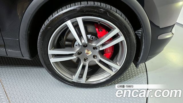 Porsche Cayenne 4.8 Turbo 958 2011 — фото 5