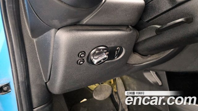 MINI Cooper D 5Door HIGH 3rd 2015 — фото 17