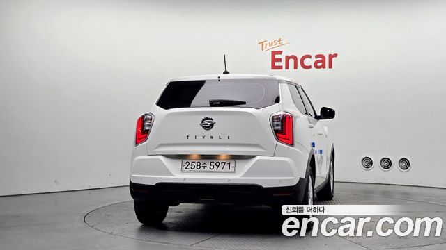 KG Mobility (SsangYong) Very New Tivoli Gasoline 1.5 2WD V1 2022 — фото 4