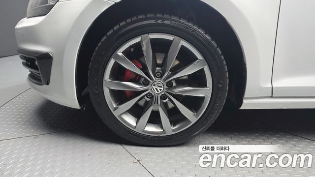 Volkswagen Golf (VII) 2.0 TDI Premium 2016 — фото 5