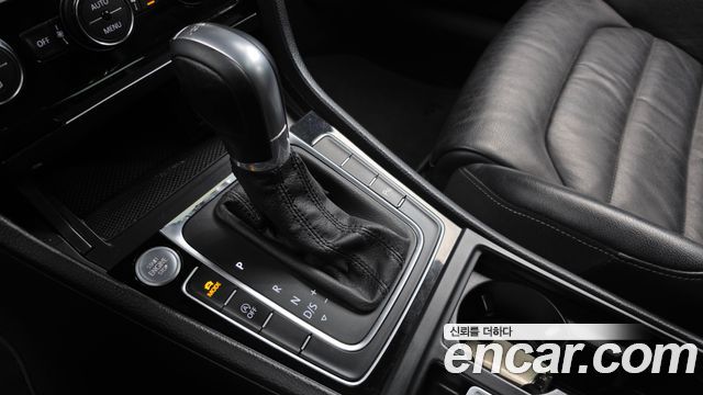 Volkswagen Golf (VII) 2.0 TDI Premium 2016 — фото 9