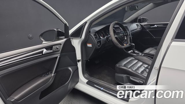 Volkswagen Golf (VII) 2.0 TDI Premium 2016 — фото 10