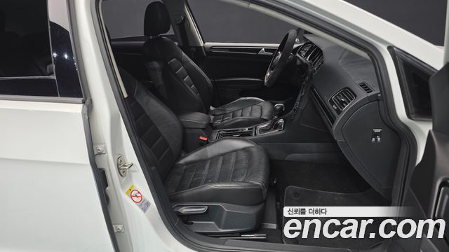 Volkswagen Golf (VII) 2.0 TDI Premium 2016 — фото 11