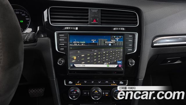 Volkswagen Golf (VII) 2.0 TDI Premium 2016 — фото 14