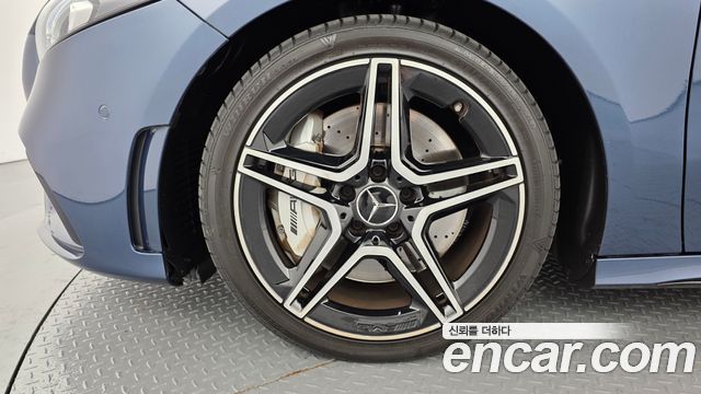 Mercedes-Benz A-Class (W177) AMG A35 4MATIC Sedan 2023 — фото 5