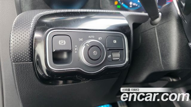 Mercedes-Benz A-Class (W177) AMG A35 4MATIC Sedan 2023 — фото 14