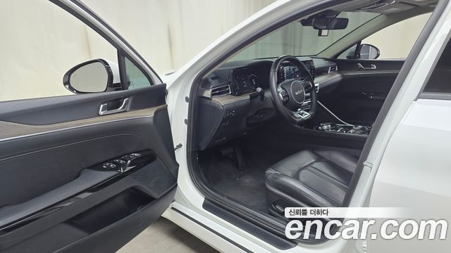 Kia K5 (III) 1.6 Turbo Noblesse 2023 — фото 11