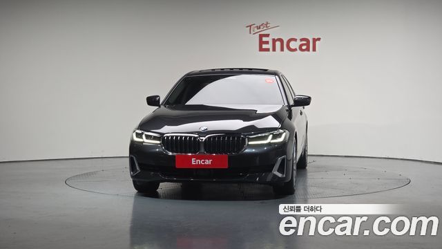 BMW 5 Series (G30) 520i Luxury 2023 — фото 3