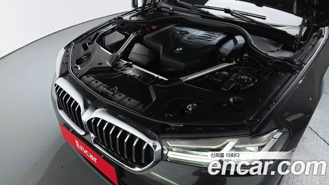 BMW 5 Series (G30) 520i Luxury 2023 — фото 6