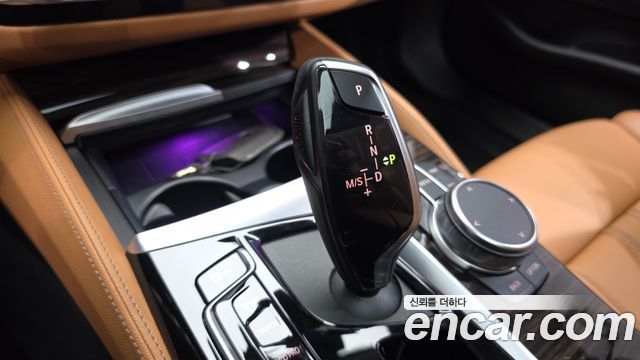 BMW 5 Series (G30) 520i Luxury 2023 — фото 9
