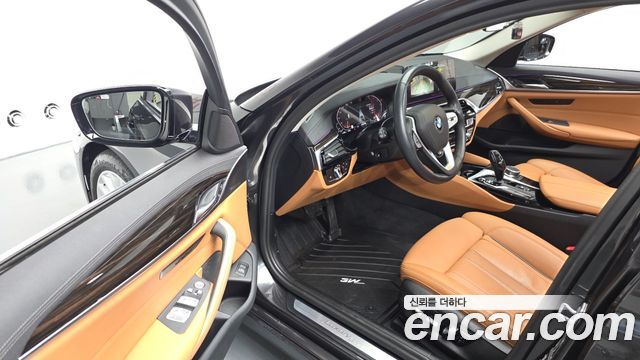 BMW 5 Series (G30) 520i Luxury 2023 — фото 11