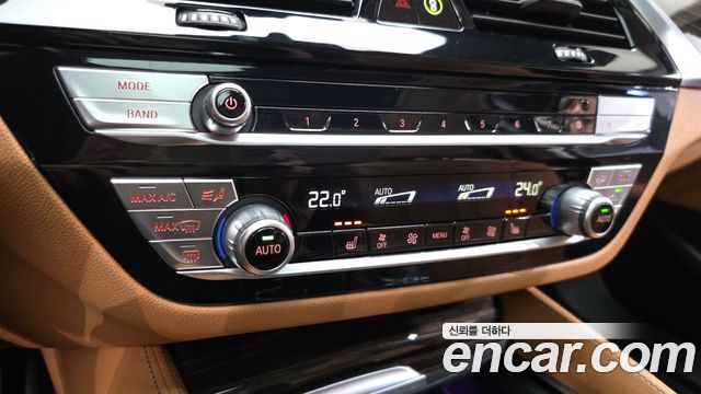 BMW 5 Series (G30) 520i Luxury 2023 — фото 16
