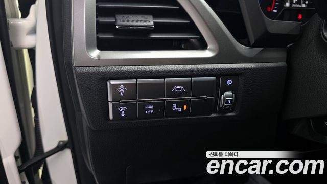 KG Mobility (SsangYong) Beautiful Korando Gasoline 1.5 2WD C7 2023 — фото 18