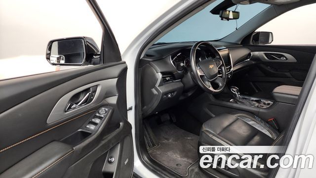 Chevrolet Traverse 3.6 AWD LT Leather Premium 2021 — фото 10