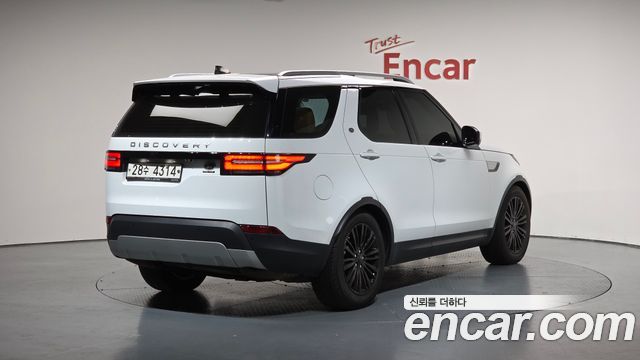 Land Rover Discovery 5 3.0 TD6 HSE Luxury 2017 — фото 2