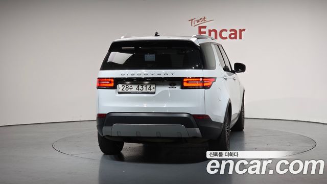 Land Rover Discovery 5 3.0 TD6 HSE Luxury 2017 — фото 4