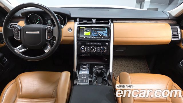 Land Rover Discovery 5 3.0 TD6 HSE Luxury 2017 — фото 7