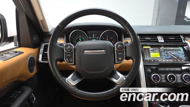 Land Rover Discovery 5 3.0 TD6 HSE Luxury 2017 — фото 14