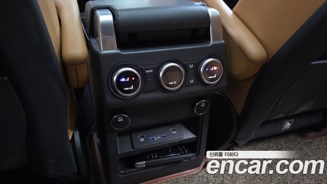Land Rover Discovery 5 3.0 TD6 HSE Luxury 2017 — фото 18