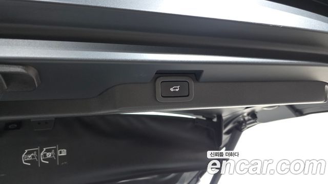 Land Rover Discovery 5 3.0 TD6 HSE Luxury 2017 — фото 20